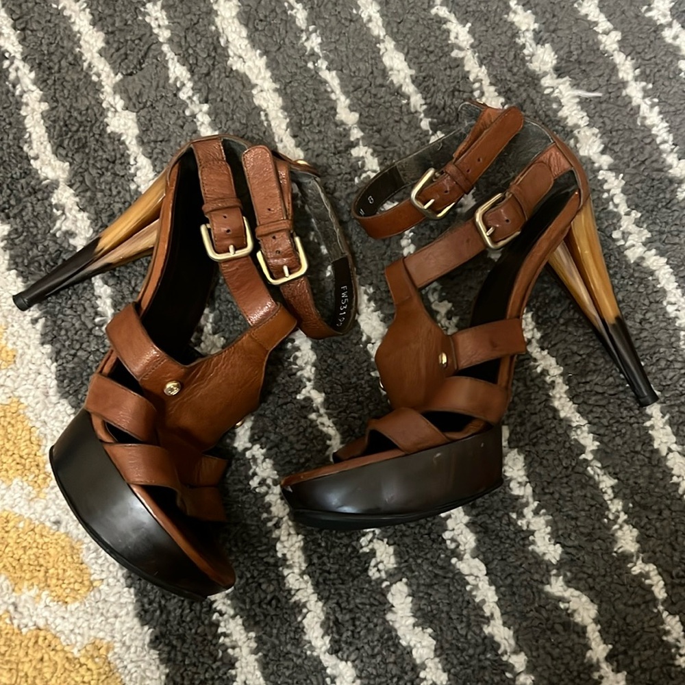 Stuart Weitzman ✨